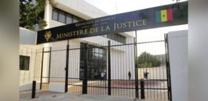 Gracié retourné en prison : le ministère de la Justice corrige