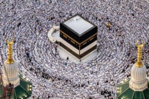 Les fidèles affluent à Mina avant le moment fort du hajj