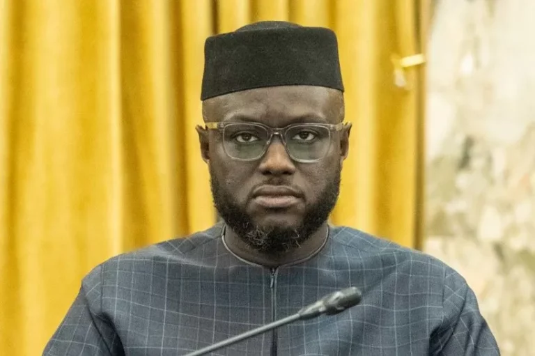 Problèmes avec des vols vers la Mecque : El Malick Ndiaye pointe du doigt Air Sénégal