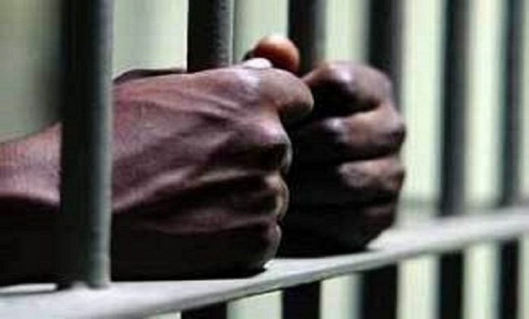 Mbour Soussoum Peul : L’ivrogne qui violentait ses parents écope de 6 mois ferme