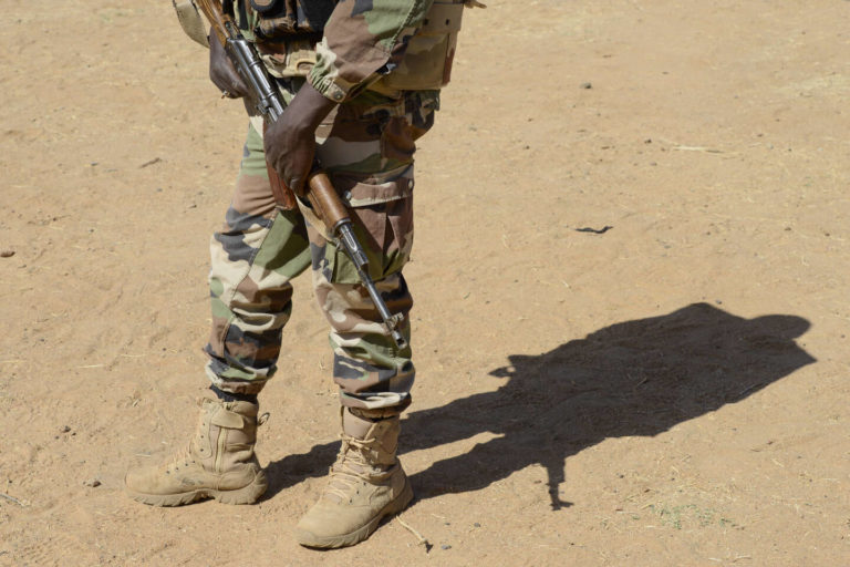 Mali: face à la crise provoquée par les jihadistes, les opposants appellent au réveil, le régime à l'unité