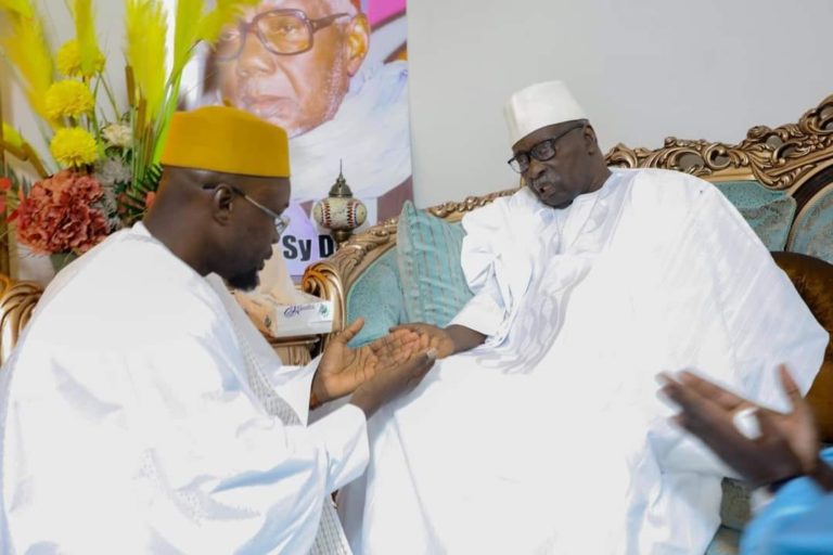 Audience : Après Touba, Ousmane Sonko reçu par le Khalif Serigne Babacar Sy Mansour à Tivaouane