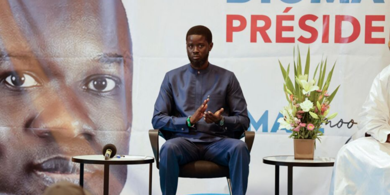 Diomaye face à la presse : Le bureau du PASTEF félicite le président et lance un défi à Macky Sall