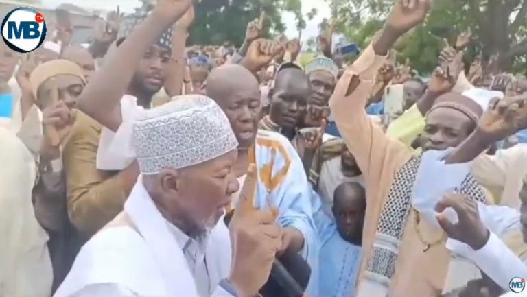 Cameroun : plus de 100 personnes converties à l’islam par le khalife de Médina Baye