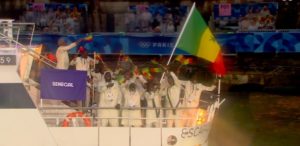 JO 2024 : La délégation sénégalaise défile à Paris, revivez en vidéo le passage du Sénégal lors de la cérémonie d’ouverture