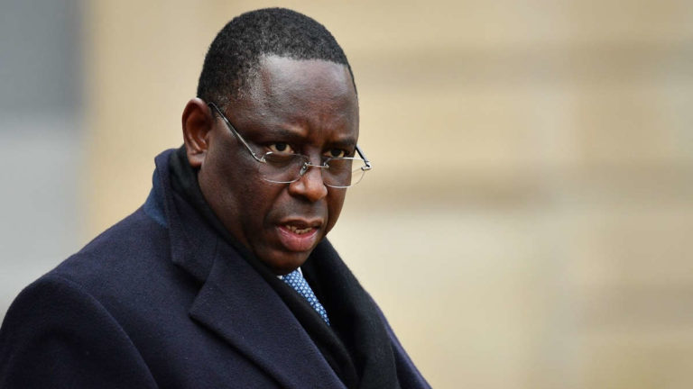 «Je dors bien, très bien même» : Macky Sall donne de ses nouvelles à…