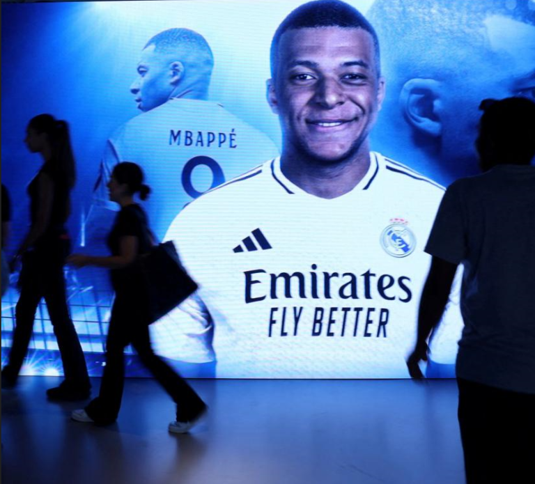 Mbappé, 80 000 personnes au Bernabeu pour une présentation de superstar