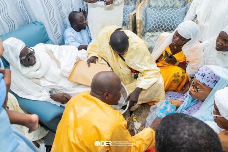 Dr Aida Mbodji: 𝐙𝐢𝐚𝐫 𝐞𝐭 𝐯𝐢𝐬𝐢𝐭𝐞 𝐝𝐞 𝐜𝐨𝐮𝐫𝐭𝐨𝐢𝐬𝐢𝐞 𝑑𝑒𝑠 𝑒́𝑞𝑢𝑖𝑝𝑒𝑠 𝑑𝑒 𝑙'𝗗𝗘𝗥/𝗙𝗝 à 𝗧𝗢𝗨𝗕𝗔.