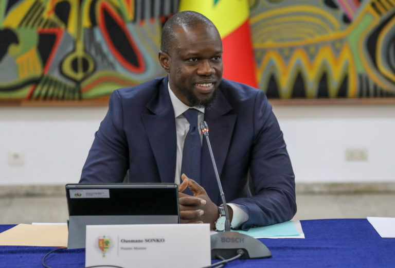 AGETIP : pour la… clim de Sonko, le DG interrompt une réunion avec ses collaborateurs et se rend en vitesse à la Primature