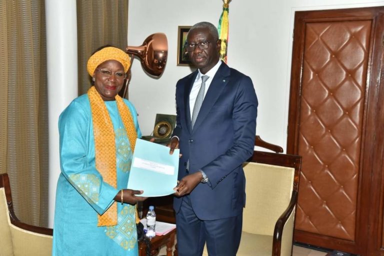 Amsatou Sow Sidibé, Présidente du Conseil Supérieur des Droits de l'Homme, a été reçue par le Président de l'Assemblée Nationale.