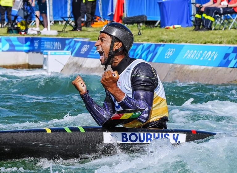 JO PARIS 2024 | YVES BOURHIS QUALIFIÉ POUR LES HUITIEMES DE FINALE DU KAYAK CROSS