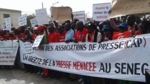 Crise médiatique : les patrons de presse se mobilisent