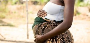 Yeumbeul : une femme enceinte déférée pour avoir…