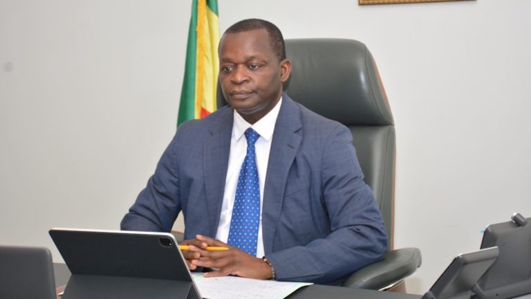 Thiès : l’ancien ministre Alioune Sarr arrêté par la Section de recherches, présenté à un juge et…