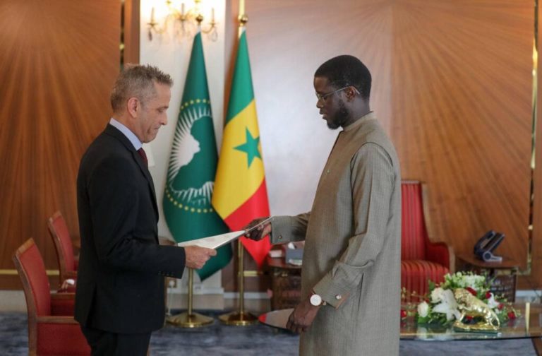 Palais : Quatre nouveaux ambassadeurs présentent leurs lettres de créance au Président Diomaye Faye (Photos)