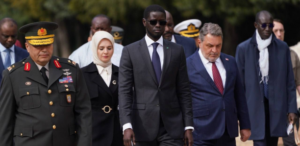 [Photos] Turquie : Le président Diomaye Faye débute sa visite au mausolée de Mustafa Kemal Atatürk