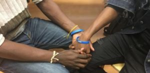 Mbour : l’homosexuel attaque son partenaire qui refuse de coucher avec lui à cause de son… caleçon