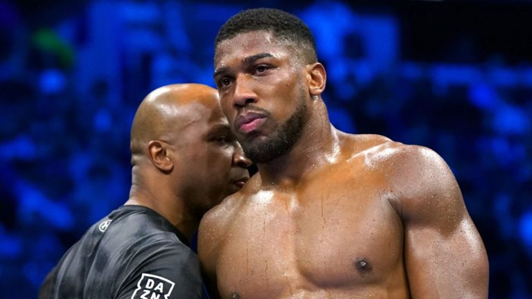 Coup dur pour : Anthony Joshua reçoit une mauvaise nouvelle après sa défaite par KO !
