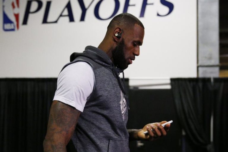 Agacé, LeBron James quitte (momentanément) les réseaux sociaux