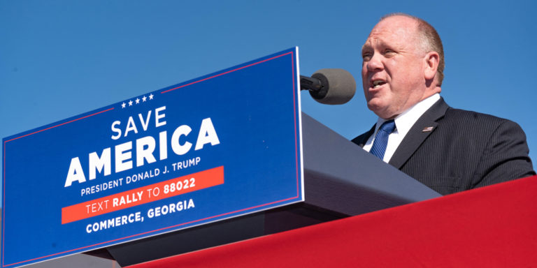Trump nomme Tom Homan, un tenant de la ligne dure, à l'Immigration