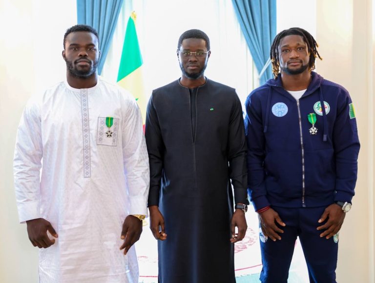 Reug Reug et Mouhamed Tafsir Ba élevés au rang de Chevaliers de l’Ordre du mérite par le Président Bassirou Diomaye Faye