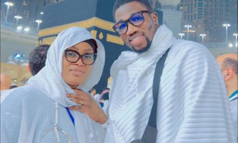Arrêt sur image : Oustaz Mouhamed Mbaye et son épouse aperçus à La Mecque