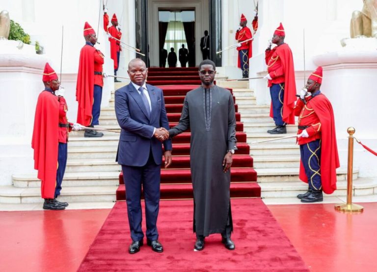 Sénégal: Le Président Gabonais Brice O. Nguema reçu au Palais par le Président Diomaye Faye