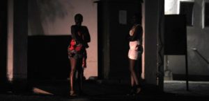«Ce soir-là, j'ai encaissé 4 hommes» : la prostituée vilipende son proxénète