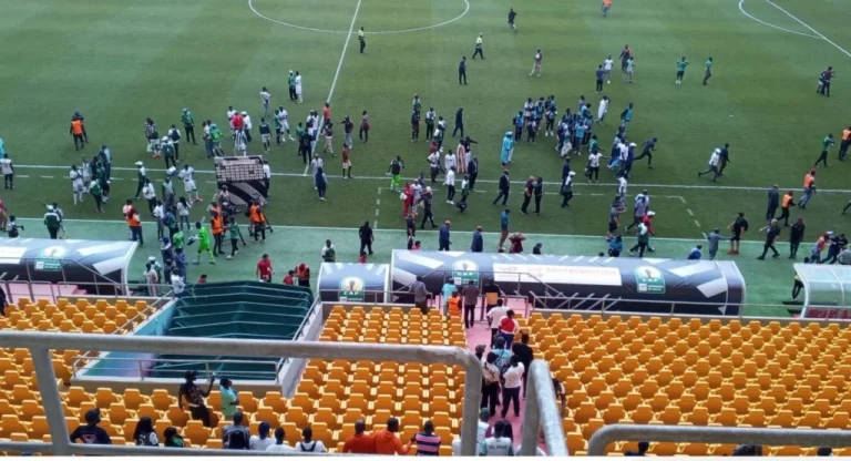 La CAF réagit suite aux incidents survenus lors du match Jaraaf vs USM Alger à Diamniadio
