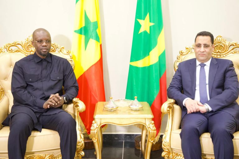 Sonko en Mauritanie : Un accueil populaire marqué par des bousculades et une blessée (Vidéo)
