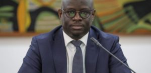 Incident technique au point de presse du Gouvernement : La communication du Ministre Cheikh Diba interrompue