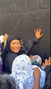 Oumra : les images de Ngoné Saliou Diop à la Mecque