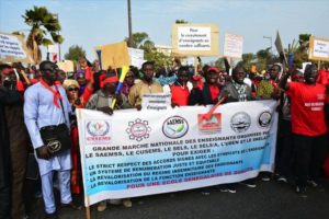 Sénégal : les syndicats s’opposent à la baisse des salaires proposé par le gouvernement