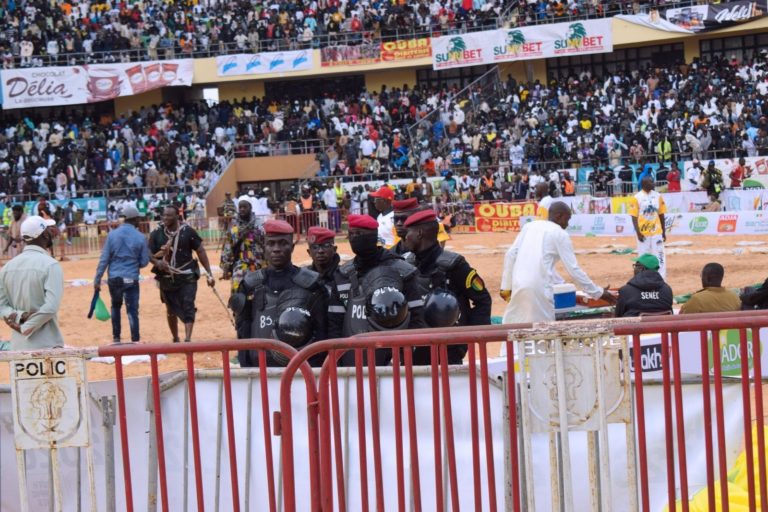 Lutte Sénégalaise | L’Arrêt de la Couverture Sécuritaire Menace plusieurs Combats