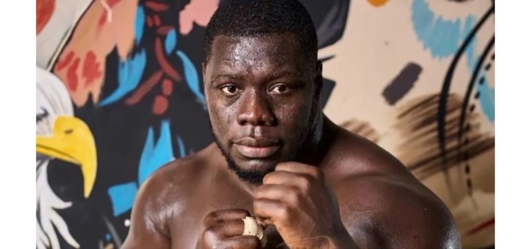 Lamb : Franc bat Ama Baldé et reste Invincible