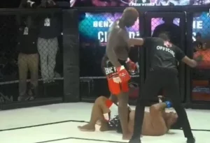 MMA : Tapha Tine met KO Benz dans un duel de mastodontes !