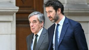France : quatre ans de prison avec sursis requis contre l'ex-Premier ministre François Fillon