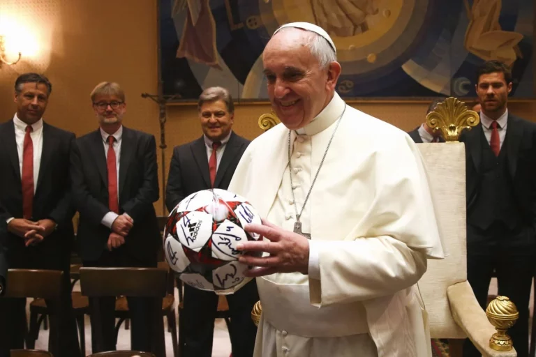 Décès du Pape François : La Série A prend une décision inattendue, coup dur pour les clubs