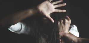 Ndiaganiao : L’épouse d’un directeur d’école sauvagement agressée, deux femmes arrêtées