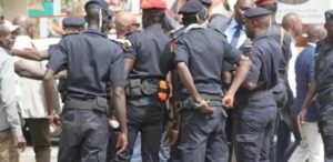 Guédiawaye : le commerçant de 68 ans braque son pistolet contre le policier