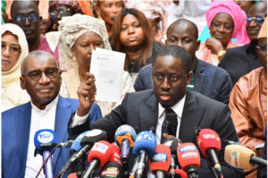 Macky Sall: L’Apr s’interroge sur l’endettement de 10.200 milliards FCFA.
