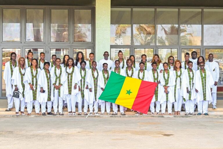 Les Lionnes reçoivent le drapeau national