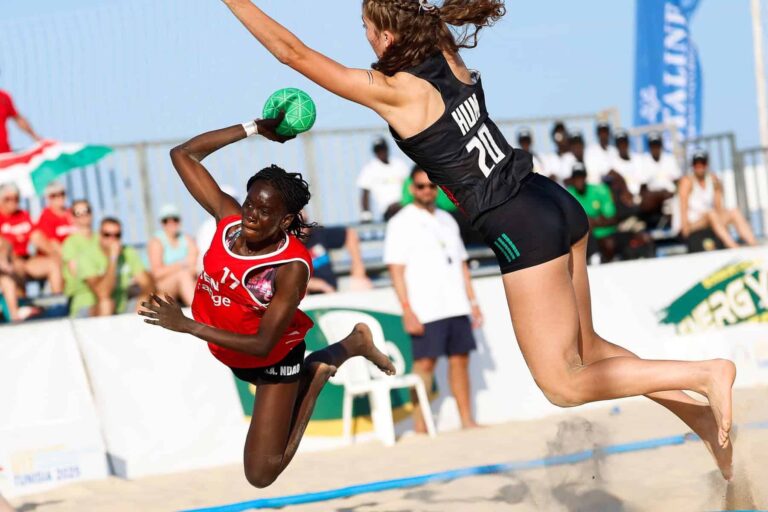 Mondial Beach Handball : débuts difficiles pour les Lionceaux et Lioncelles !