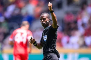 Coupe du Monde des Clubs : Le Bayern pulvérise l’Auckland City (10-0) dans un match tranquille pour l’arbitre sénégalais Issa Sy