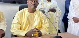 Affaire ONAS : Cheikh Dieng et sa grosse pile de documents