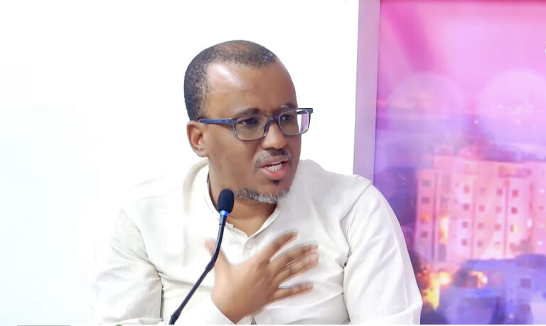 Justice : Oumar Sow, l’ancien ministre-conseiller de Macky Sall, condamné à six mois de prison, dont un mois ferme