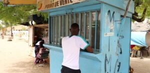 Mbour : l’étudiant vole 370 000 F CFA, mise et perd tout au pari-foot et se rend à la police pour invoquer la...