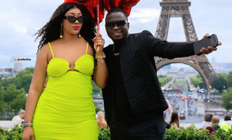 Le couple Diop savoure sa lune de miel sous la Tour Eiffel (photos)
