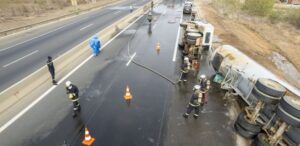 Keur Massar : un camion renversé bloque l’entrée de l’Autoroute de l’Avenir