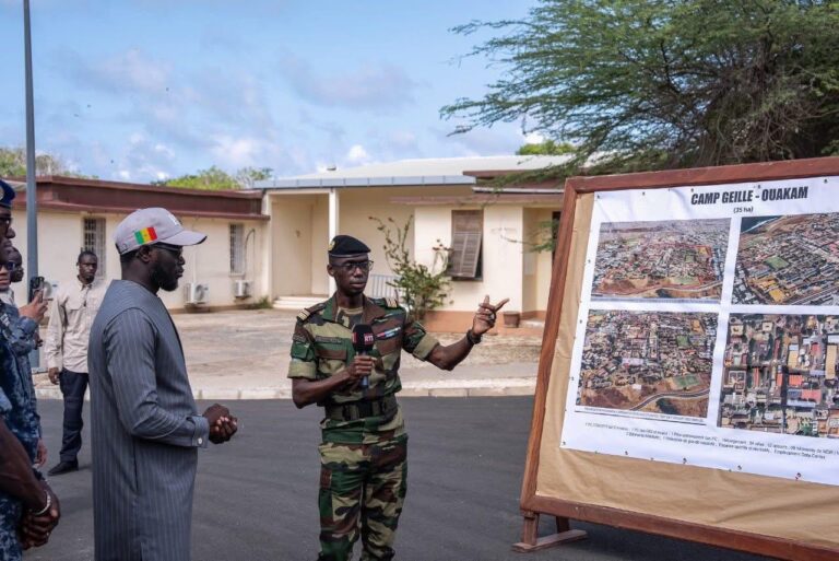 Bassirou Diomaye Faye visite les bases militaires restituées par la France